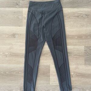 OYSHO Gray and Black Patterned Leggings